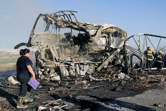 بالصور.. 18 قتيلا وعشرات الجرحى بحادث سير في الارجنتين صورة رقم 4