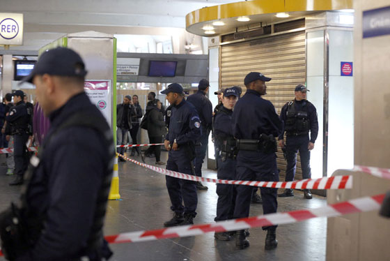 مصري يحمل مخدر الاغتصاب في قطار ويسبب حالة استنفار صورة رقم 1 مصري يحمل مخدر الاغتصاب في قطار ويسبب حالة استنفار صورة رقم 1