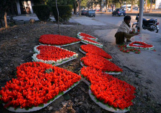 باكستان: 4 اصابات وتبادل اطلاق نار بسبب عيد الحب صورة رقم 3