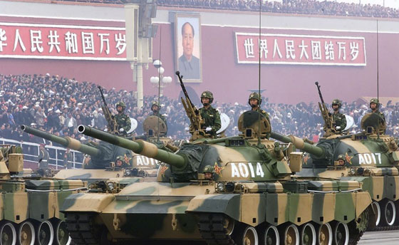 حجوم جنود صينيين تصعَب عليهم دخول الدبابات!! صورة رقم 1