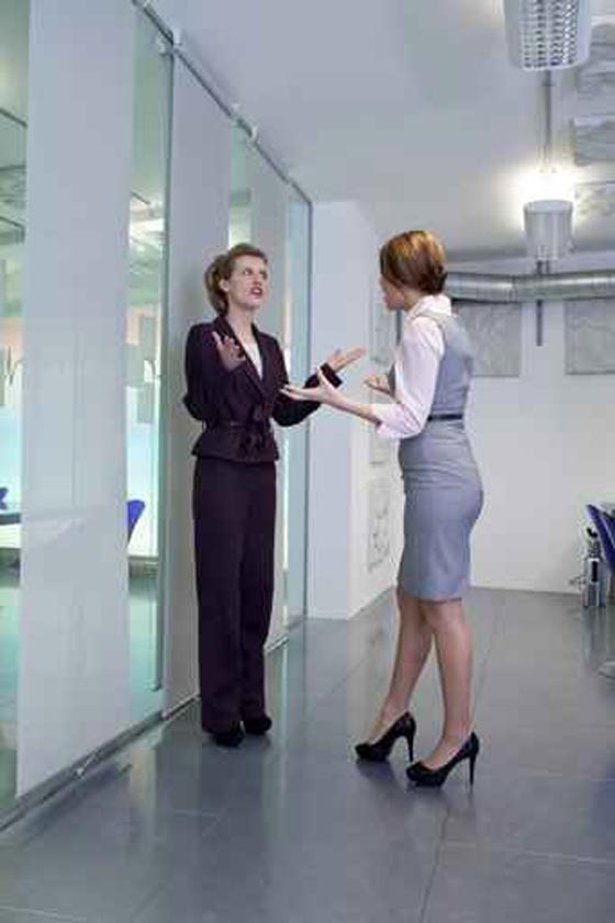 حين يقع المعلمون والمعلمات ضحايا تسلط وظلم بعض مدراء المدارس  صورة رقم 1