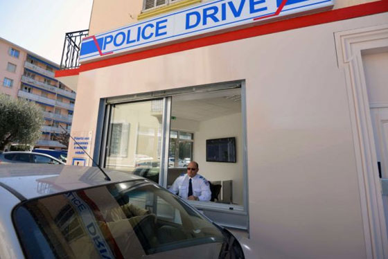 الشرطة الفرنسية تستقبل الشكاوى على طريقة الوجبات السريعة! صورة رقم 1