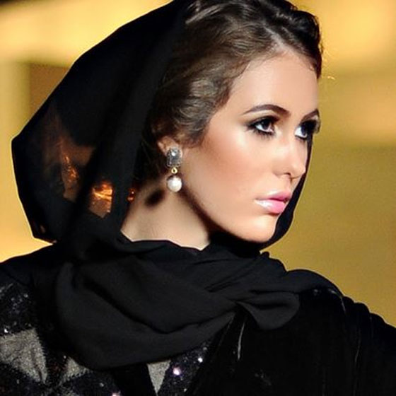 طالبة عوقبت بلبس الحجاب لان تسريحة شعرها لم ترق للمديرة! صورة رقم 1