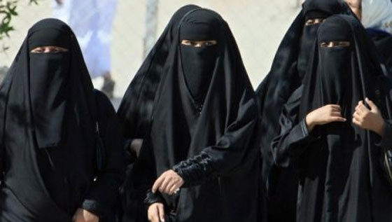 طالبة عوقبت بلبس الحجاب لان تسريحة شعرها لم ترق للمديرة! صورة رقم 2