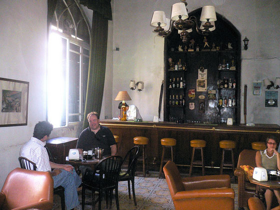 من يدفع فاتورة حساب لورانس العرب في فندق بارون بحلب؟ صورة رقم 2