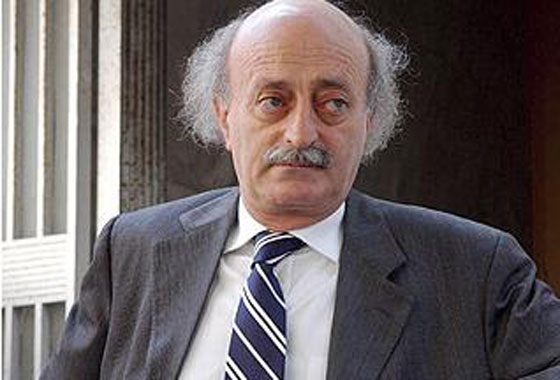 جنبلاط ينفي ان تكون سيدة فرنسا قد وقعت في حب لبناني بمنزله صورة رقم 3