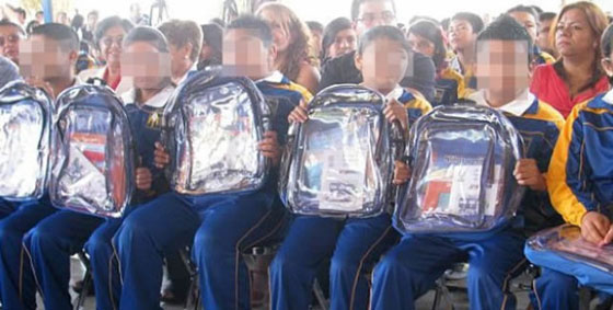 في الارجنتين.. حقائب شفافة لردع العنف الطلابي صورة رقم 1