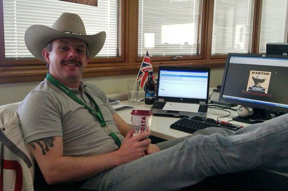 شك بخيانة زوجته فنشر صورتها بملابسها الداخلية في كل ارجاء المدينة! صورة رقم 1