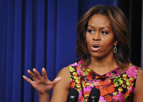 السيدة الاولى في العالم.. تلعب دورا كوميديا صورة رقم 4