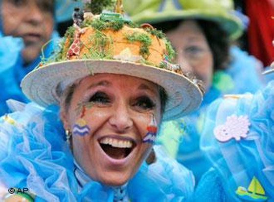 كرنفال الراين.. يبدأ بالتنكر وينتهي في ليلة ليلاء ابطالها النساء صورة رقم 12