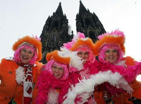 كرنفال الراين.. يبدأ بالتنكر وينتهي في ليلة ليلاء ابطالها النساء صورة رقم 15