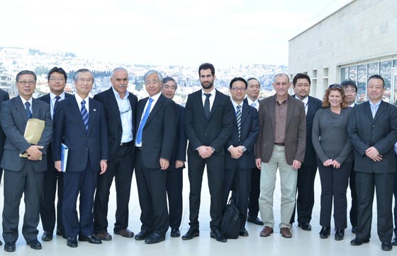 وفد من كبار رجال الاقتصاد والصناعة اليابانية في زيارة الى الناصرة صورة رقم 2