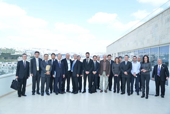 وفد من كبار رجال الاقتصاد والصناعة اليابانية في زيارة الى الناصرة صورة رقم 3