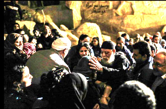 مسلمو مصر ومسيحيوها يتفقون على طرد الارواح الشريرة صورة رقم 1