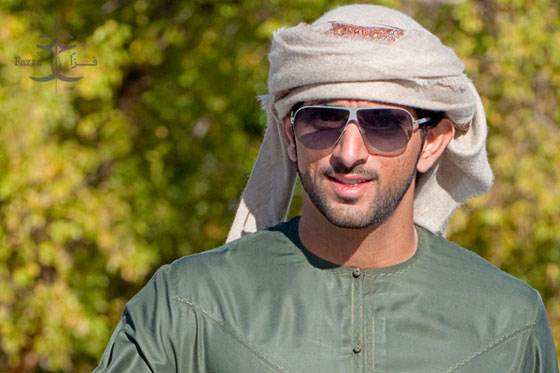 ولي عهد دبي يسبح مع فيل هو الاخير من فصيلته بالعالم صورة رقم 5