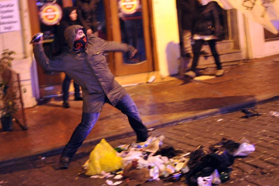 اردوغان يتهم الفتى المقتول بركين الفان بانه مخرب وارهابي صورة رقم 4