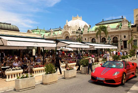 لصات محترفات يتفنن في السرقة من متاجر الريفيرا الفرنسية صورة رقم 1