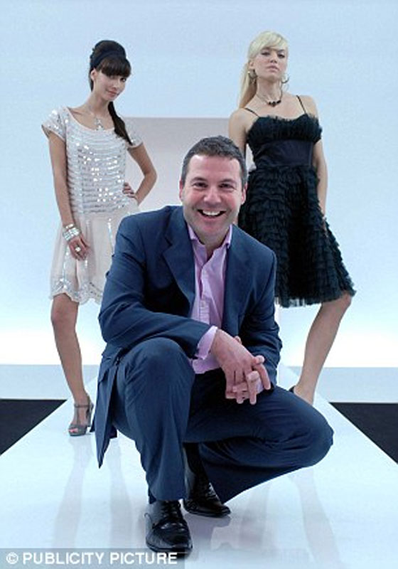 اغنى رجل في بريطانيا يغادر منزله بنية الطلاق من زوجته صورة رقم 2