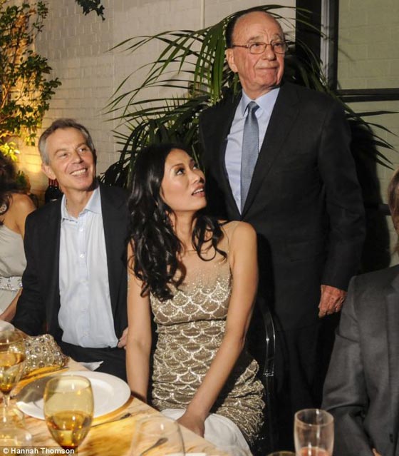 بالصور.. حقيقة العلاقة بين بلير وزوجة امبراطور الاعلام صورة رقم 9