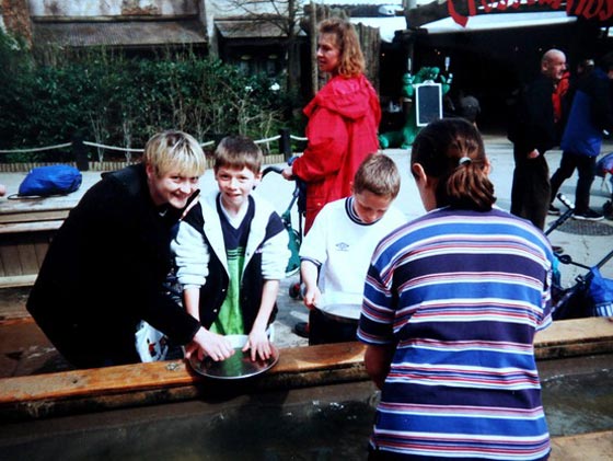 السجائر تسببت في بتر ساقيها.. فسارعت للتحذير منها بصورتها صورة رقم 11