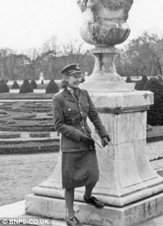 العميلة بلانش.. أصغر جاسوسة وخبيرة متفجرات قصتها تشابه افلام الخيال  صورة رقم 4