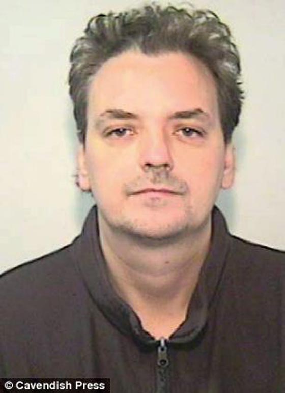 حاول تفجير ساعي البريد بقنبلة لانه سلمه رسائل جاره بالخطأ  صورة رقم 1