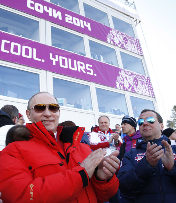 السياسة في نظر بوتين.. عراك كلاب يشمل النهش والعض صورة رقم 32