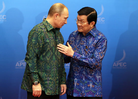 السياسة في نظر بوتين.. عراك كلاب يشمل النهش والعض صورة رقم 48