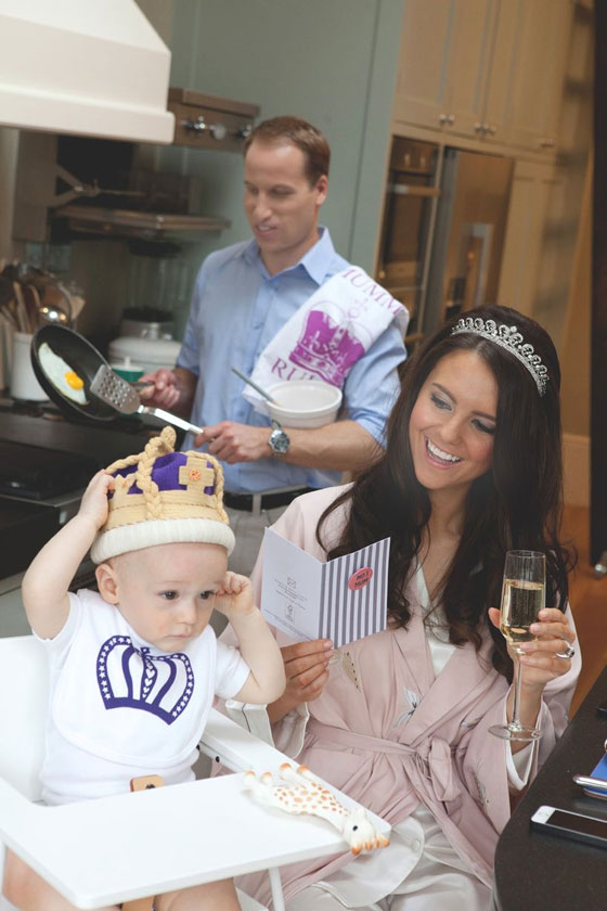 صور مزيفة جديدة للملكة بعد فضيحة صور كيت ووليام يستحمان  صورة رقم 2