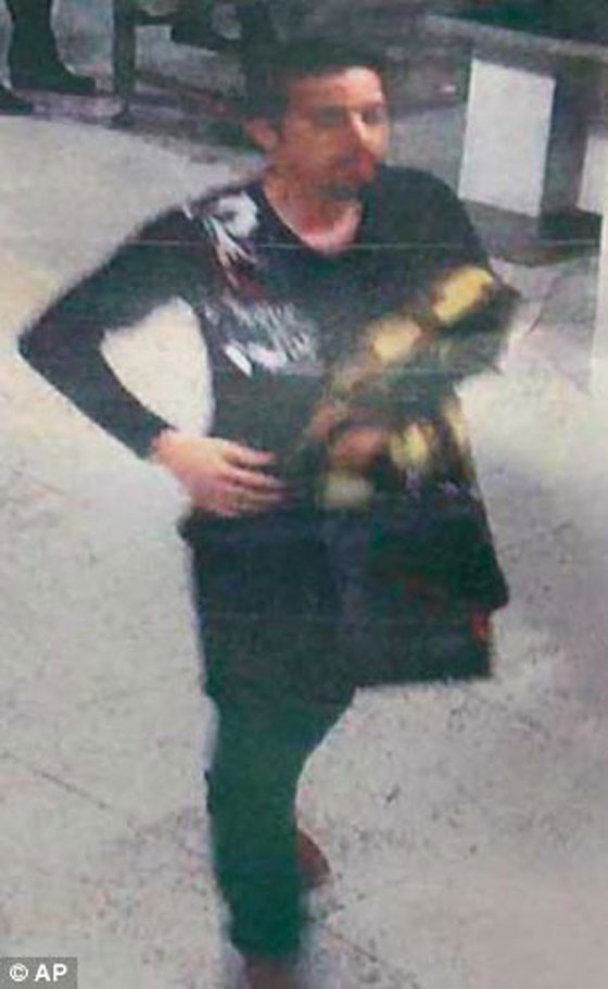 التلاعب بصور المشبوهين بخطف الطائرة الماليزية يثير الشكوك صورة رقم 2