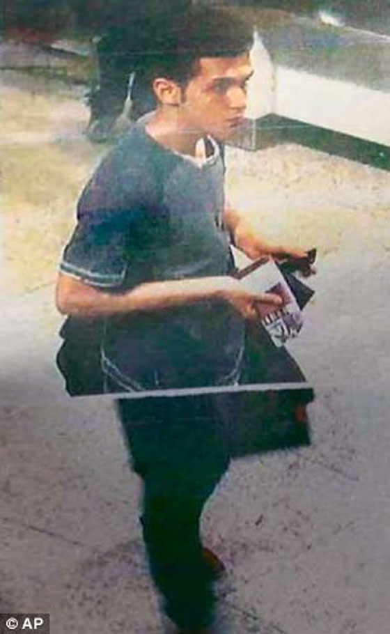 التلاعب بصور المشبوهين بخطف الطائرة الماليزية يثير الشكوك صورة رقم 1