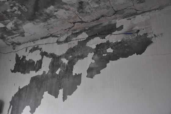 سوء الاحوال الاجتماعية دفعت شابا من غزة لعرض عينيه للبيع صورة رقم 6