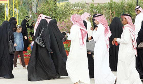 مديرون يلاحقون الموظفات بتحرش  فاحش وابتزاز ويرغيوهن بالعلاوات  صورة رقم 1