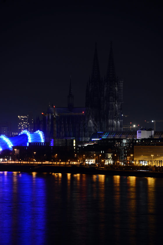 ساعة الارض تطفئ الاف المدن في مختلف ارجاء الارض!! صورة رقم 27