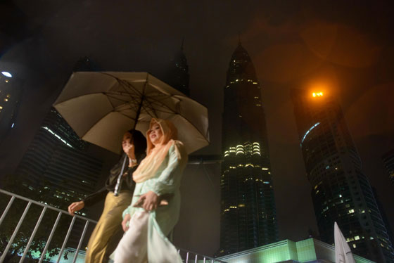 ساعة الارض تطفئ الاف المدن في مختلف ارجاء الارض!! صورة رقم 35