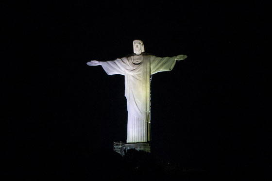 ساعة الارض تطفئ الاف المدن في مختلف ارجاء الارض!! صورة رقم 40