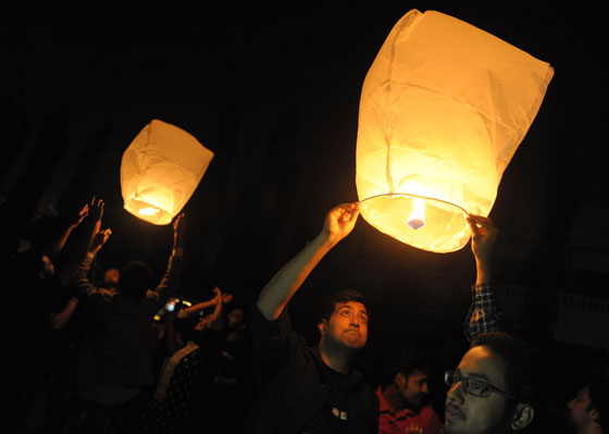 ساعة الارض تطفئ الاف المدن في مختلف ارجاء الارض!! صورة رقم 59