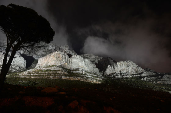 ساعة الارض تطفئ الاف المدن في مختلف ارجاء الارض!! صورة رقم 68