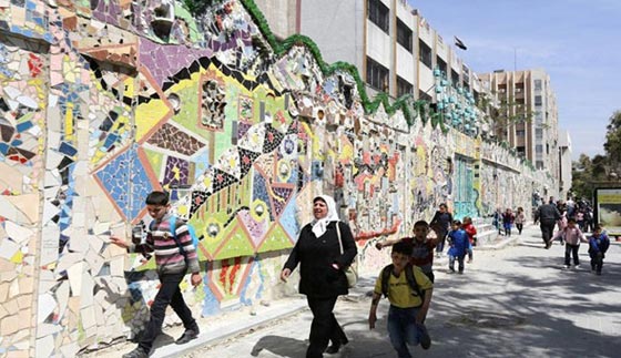 سوريا تدخل غينيس بلوحة من النفايات صورة رقم 4