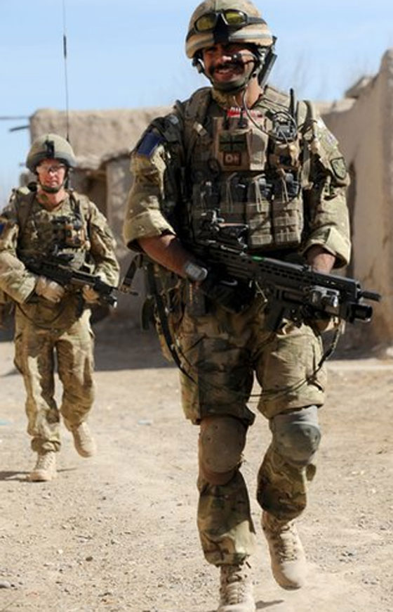 850 جنديا مسلما في الجيش البريطاني يؤدون الصلاة والصيام صورة رقم 3