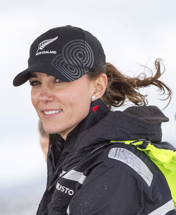 كيت مدلتون تتغلب على زوجها الامير ويليام في سباق اليخوت صورة رقم 14