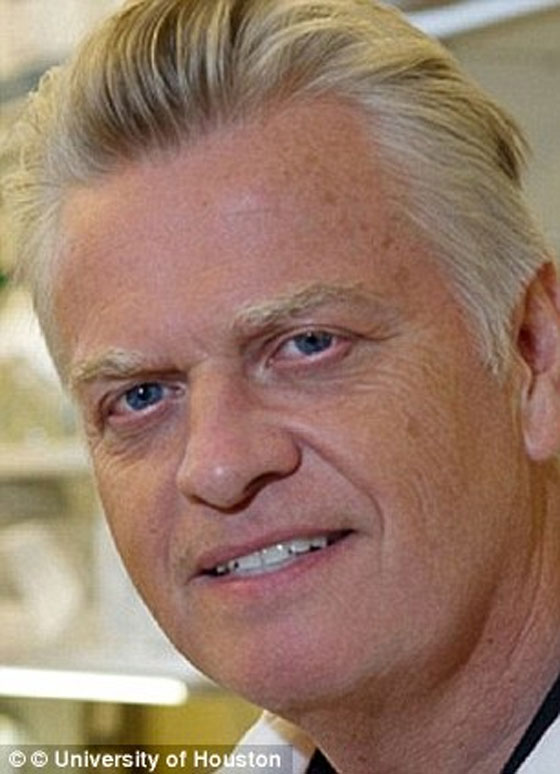 السجن المؤبد لامرأة طعنت زوجها بكعب حذائها حتى الموت صورة رقم 3