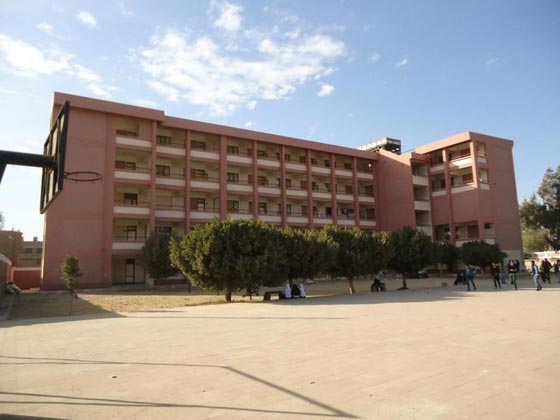 ايقاف معلمتين مصريتين بتهمة اجبار الطالبات على خلع الملابس  صورة رقم 1