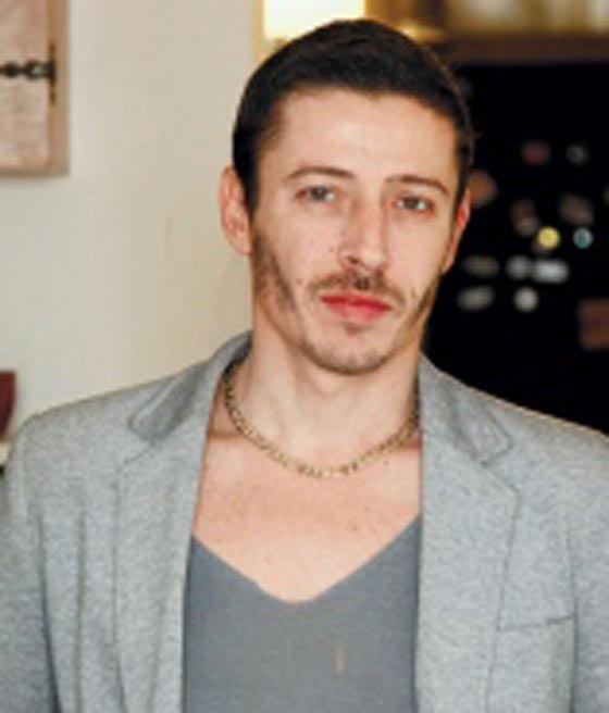 كاتب اسرائيلي من اصول مصرية: المحجبات يخرجن ويرقصن (على الموضة) صورة رقم 1