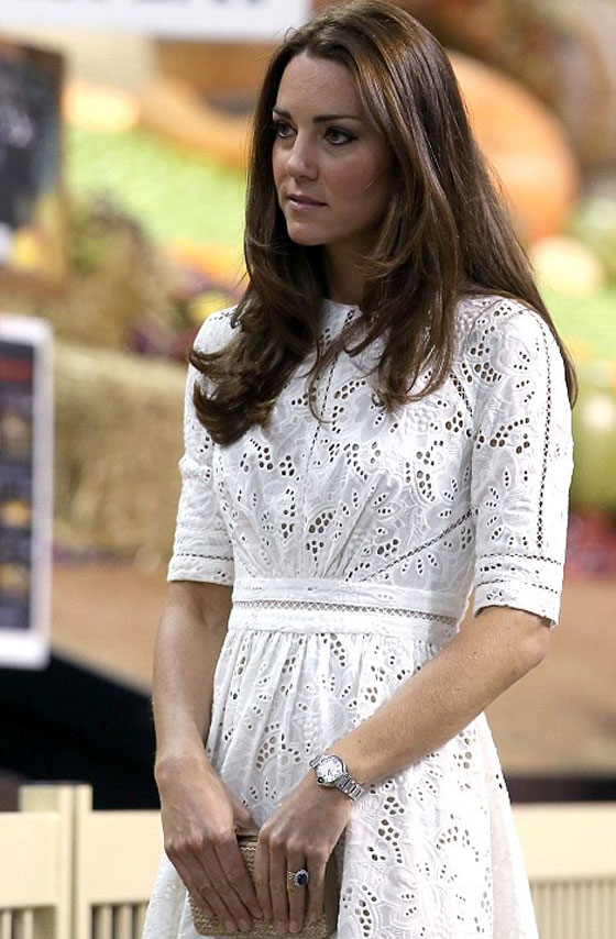 كيت ميدلتون تضحك على 