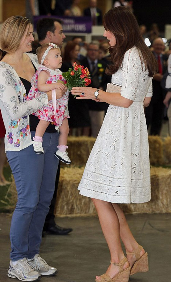 كيت ميدلتون تضحك على 