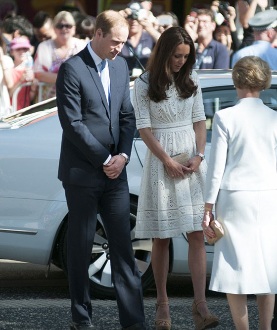 كيت ميدلتون تضحك على 