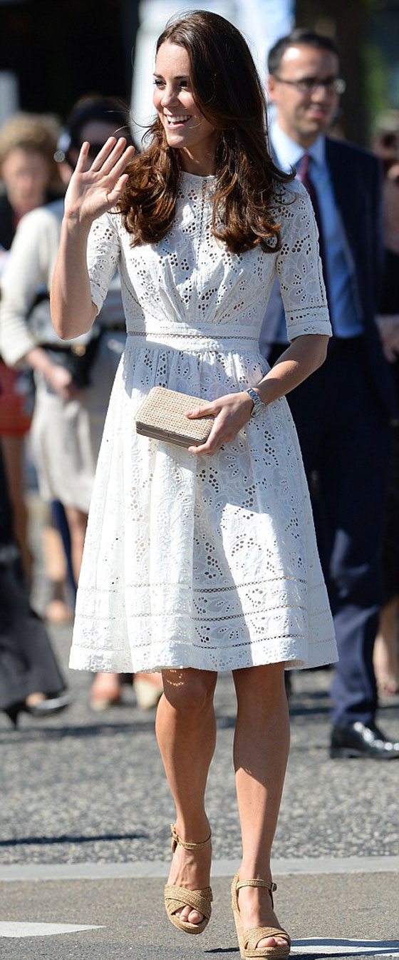 كيت ميدلتون تضحك على 