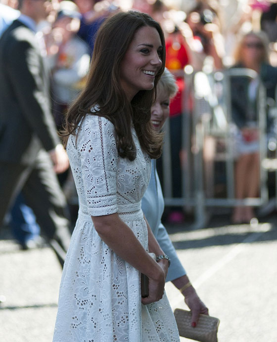 كيت ميدلتون تضحك على 