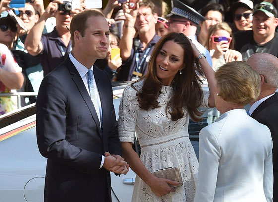 كيت ميدلتون تضحك على 